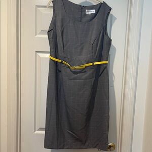 Tailored Gray Plaid Preppy Minimalist Sheath Dress with Yellow Belt Size 14W